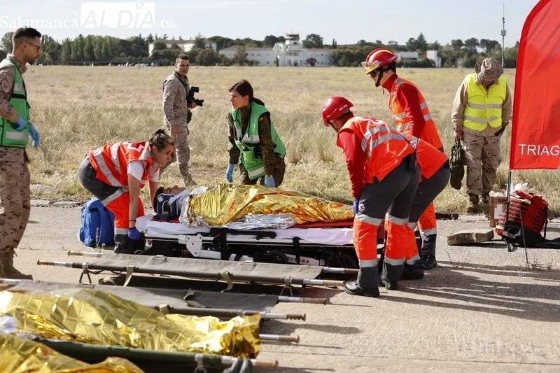 Simulacro de accidente aéreo en el aeropuerto de Matacán. Foto de David Sañudo