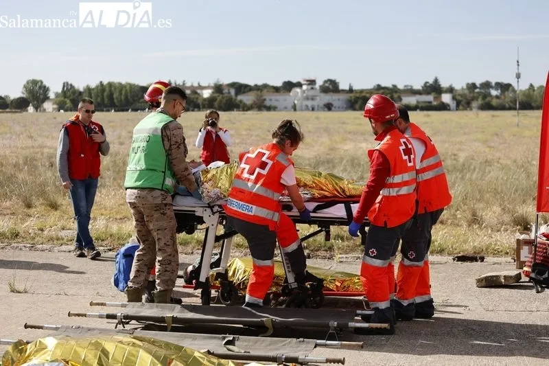 Simulacro de accidente aéreo en el aeropuerto de Matacán. Foto de David Sañudo