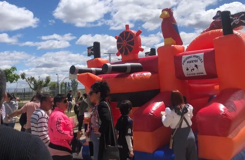 Foto 10 - Jornada dominical dedicada a los m&aacute;s peque&ntilde;os de las casas de Cabrillas en sus fiestas de San Isidro