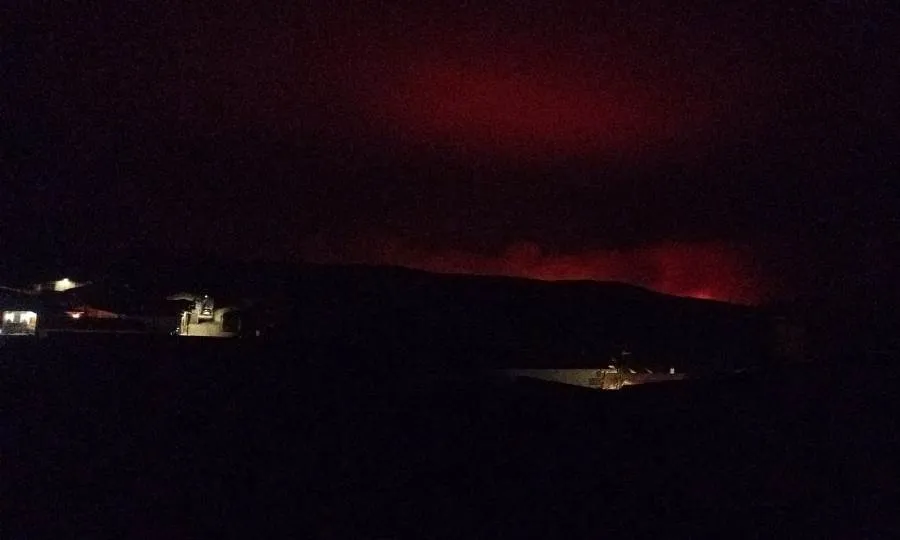Foto 2 - Impactantes vistas desde la comarca mirobrigense del incendio en el norte de C&aacute;ceres