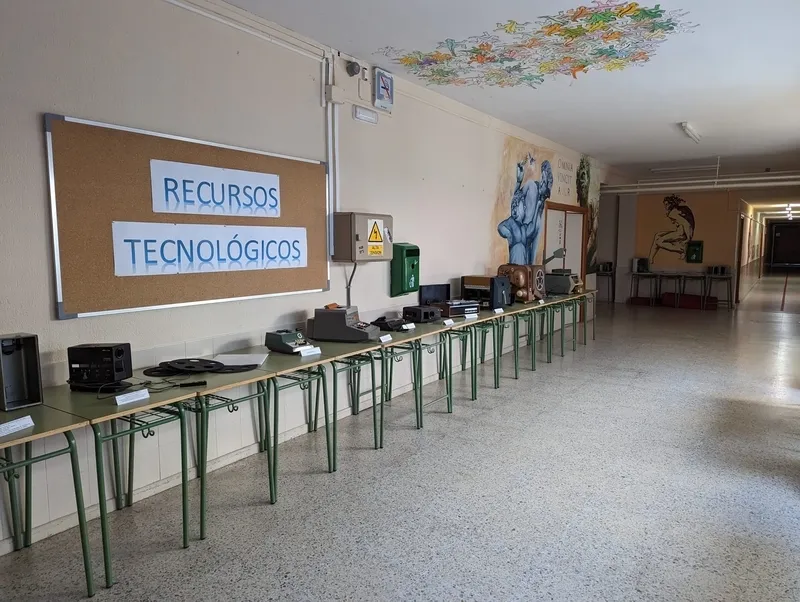El IES Ramos del Manzano ha sido decorado para la ocasión 