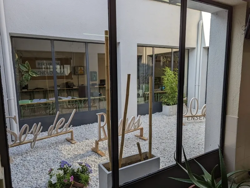El IES Ramos del Manzano ha sido decorado para la ocasión 
