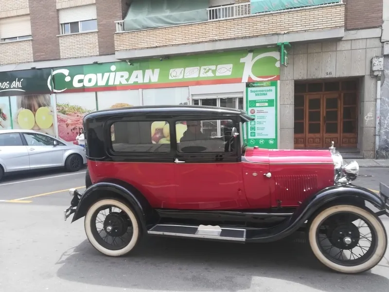 Foto 3 - Vitigudino se convierte en escenario de la historia de la automoci&oacute;n 