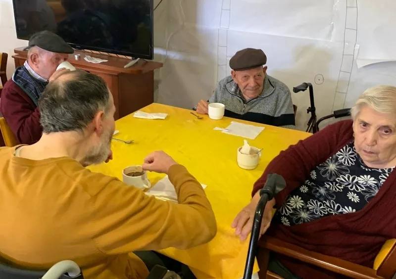 Miguel Martín Pascual celebra su 100 cumpleaños en la residencia La Llanada II de Aldeadávila