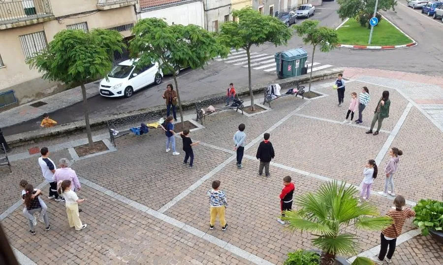 Foto 5 - San Crist&oacute;bal cierra el curso de Catequesis con oraciones, juegos y un convite