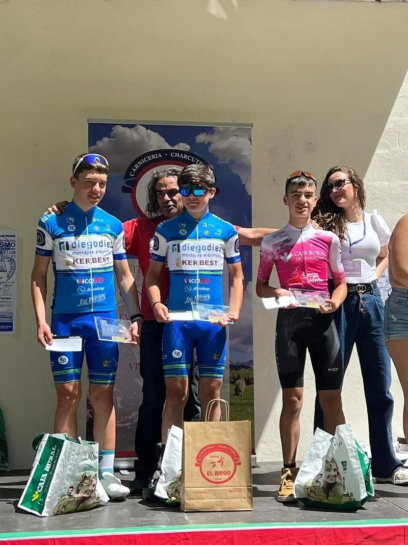 Corredores del Promesal tras la primera carrera de la Copa CyL de Escuelas Ruta