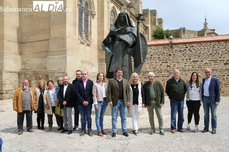 Foto 8 - Ma&ntilde;ueco promete la creaci&oacute;n de suelo industrial y servicio de ambulancia 24 horas en su visita a Alba