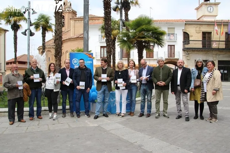 Foto 3 - Ma&ntilde;ueco promete la creaci&oacute;n de suelo industrial y servicio de ambulancia 24 horas en su visita a Alba