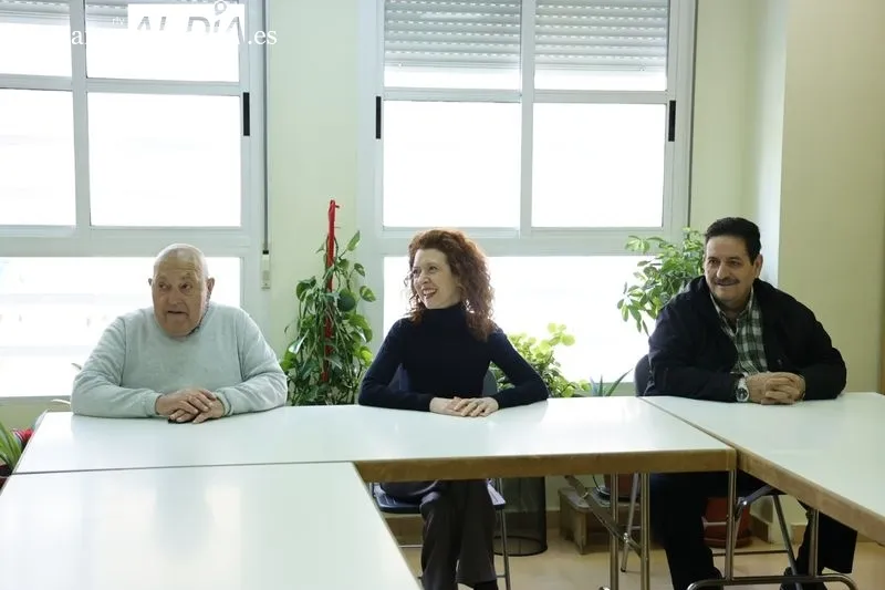 Reunión de la candidata de CS a la Alcaldía de Salamanca, Ana Suárez, con la Junta Directiva de la Federación de Asociaciones de Mayores de Salamanca (FAMASA). Foto de David Sañudo