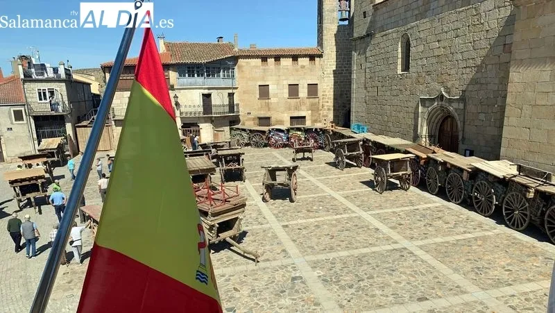 Encierros y capeas protagonizan las fiestas de El Noveno que mantiene el coso taurino de carros de labranza