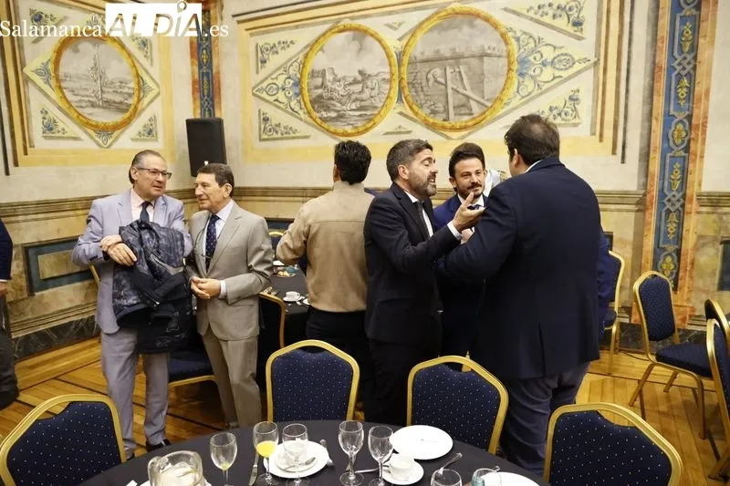Encuentro de Carlos García Carbayo, candidato del PP a la Alcaldía de Salamanca, con empresarios y trabajadores de la ciudad. Foto de David Sañudo
