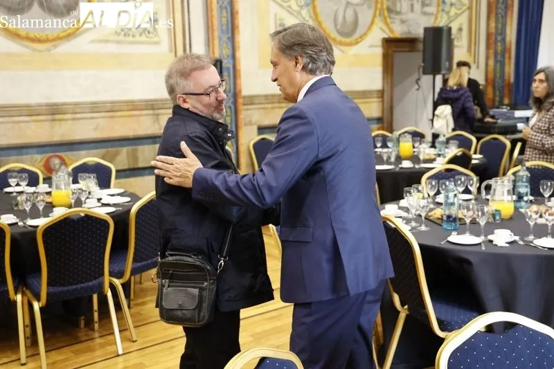 Encuentro de Carlos García Carbayo, candidato del PP a la Alcaldía de Salamanca, con empresarios y trabajadores de la ciudad. Foto de David Sañudo