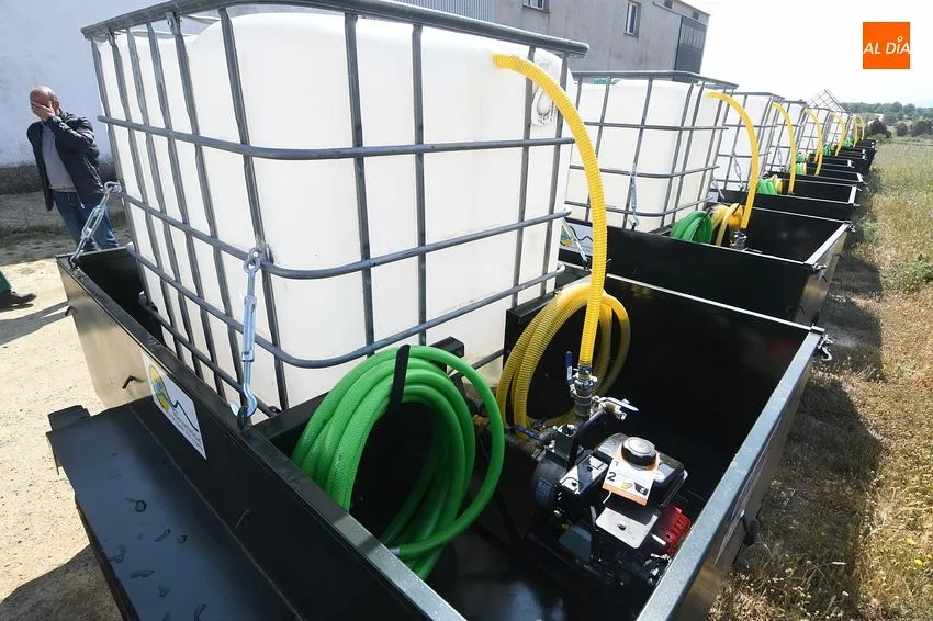 Foto 7 - La Mancomunidad adquiere 15 remolques con dep&oacute;sitos de 1.000 litros de agua