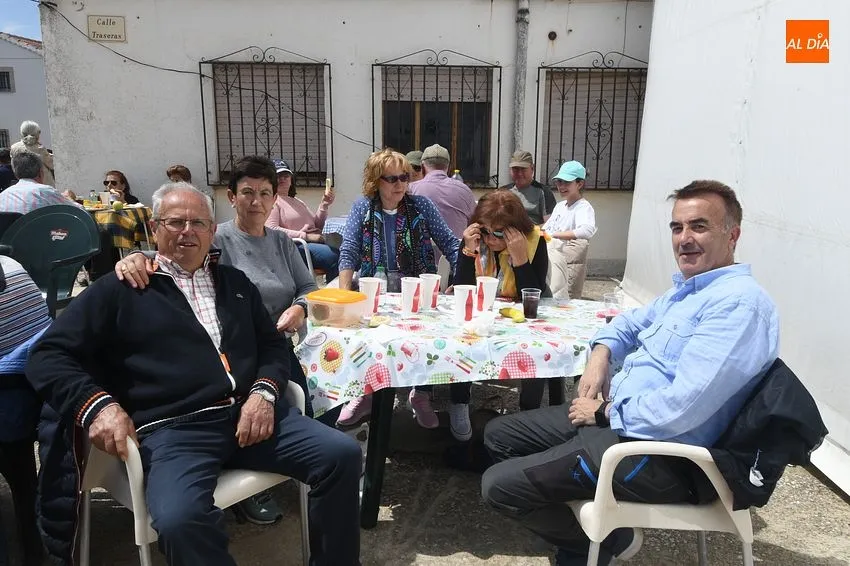 Foto 8 - Cabrillas disfruta de una paella popular por invitaci&oacute;n de la Asociaci&oacute;n de Cazadores