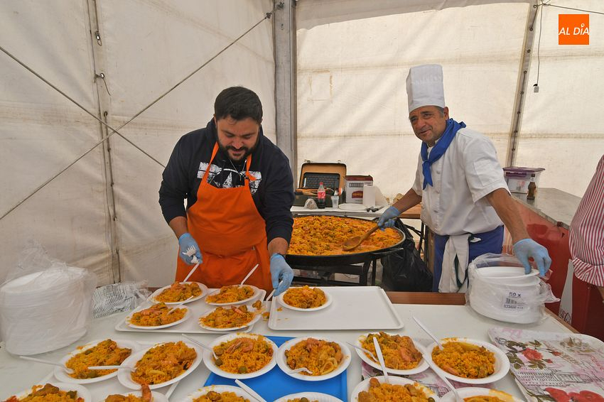 Foto 3 - Una comida conjunta cierra las fiestas de Carpio de Azaba tras bendecir los campos