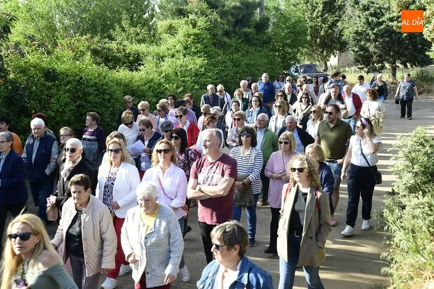Foto 8 - El Bod&oacute;n arranca sus fiestas con la tradicional bajada del Cristo desde la Ermita
