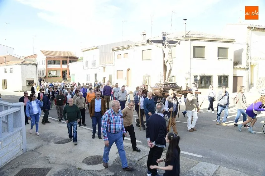 Foto 3 - El Bod&oacute;n arranca sus fiestas con la tradicional bajada del Cristo desde la Ermita