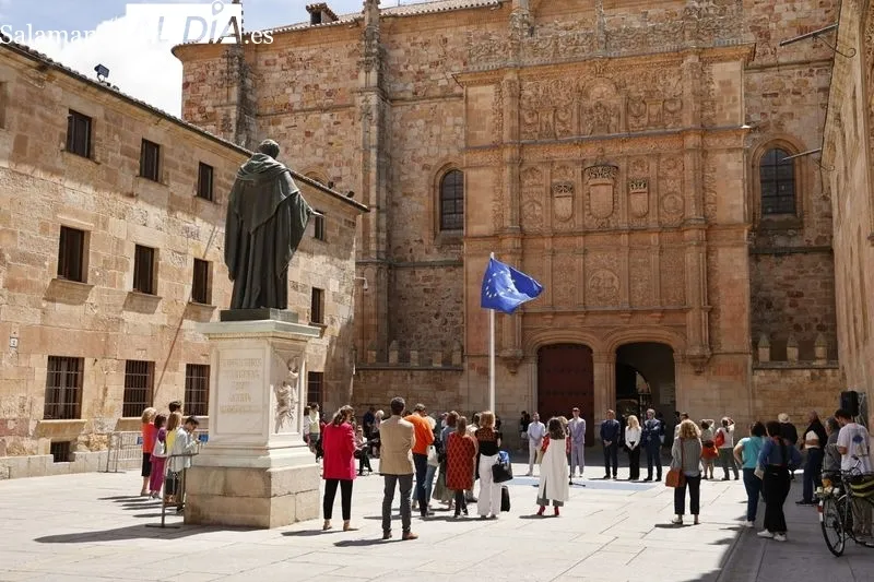 La Universidad de Salamanca y el Ayuntamiento de Salamanca conmemoraron el Día de Europa en el Patio de Escuelas. Foto de David Sañudo