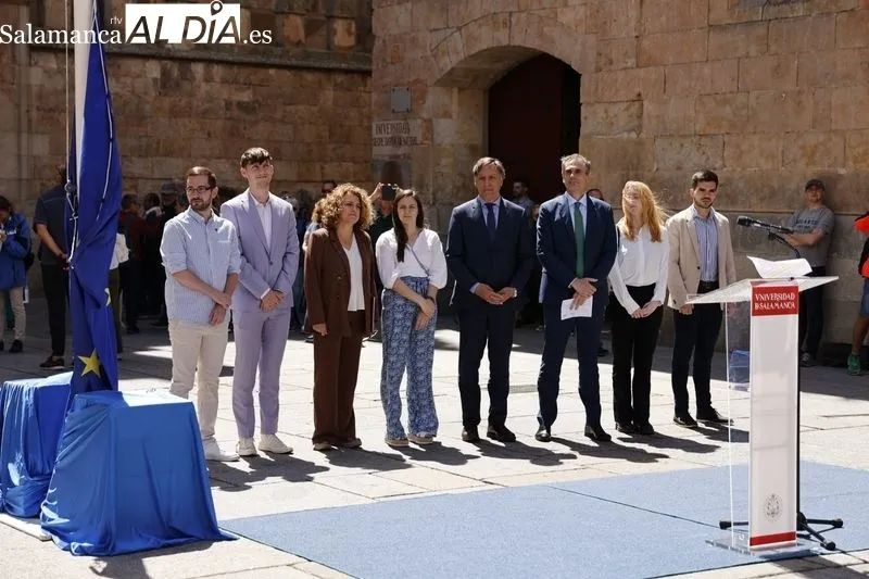 La Universidad de Salamanca y el Ayuntamiento de Salamanca conmemoraron el Día de Europa en el Patio de Escuelas. Foto de David Sañudo