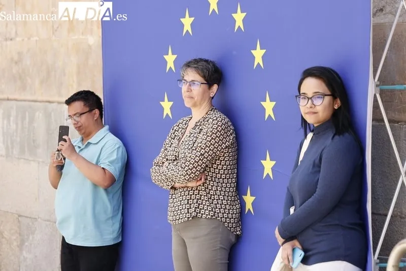 La Universidad de Salamanca y el Ayuntamiento de Salamanca conmemoraron el Día de Europa en el Patio de Escuelas. Foto de David Sañudo