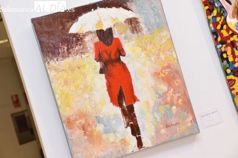 Pinturas de Ana Julián Bernabeu en la sala de exposiciones del Centro Municipal de la plaza de Trujillo, en Salamanca