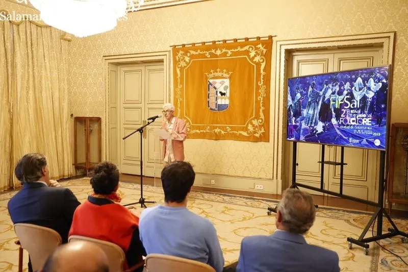Presentación en el Ayuntamiento del II Festival de Folklore Ciudad de Salamanca. Foto de David Sañudo