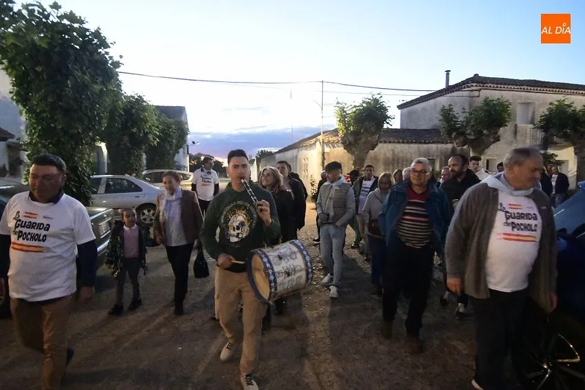 Foto 2 - &Aacute;gueda comienza sus fiestas con velada musical y preg&oacute;n popular en una de sus pe&ntilde;as