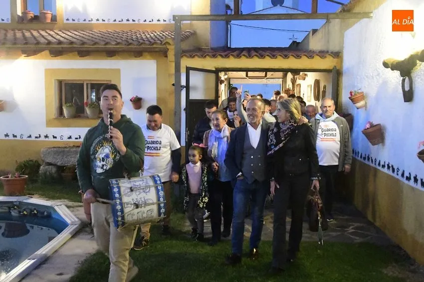 Foto 4 - &Aacute;gueda comienza sus fiestas con velada musical y preg&oacute;n popular en una de sus pe&ntilde;as