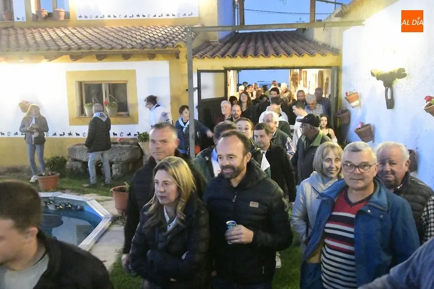 Foto 5 - &Aacute;gueda comienza sus fiestas con velada musical y preg&oacute;n popular en una de sus pe&ntilde;as