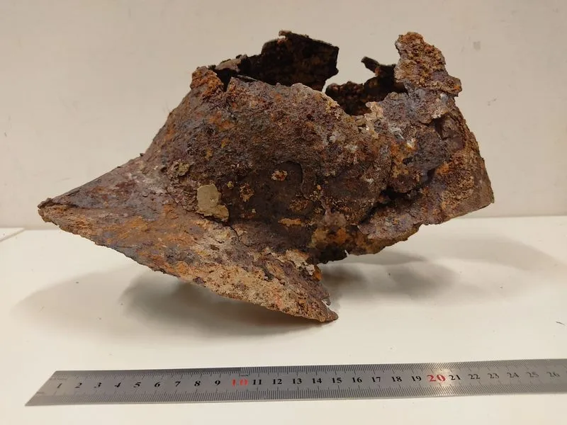 Foto 4 - Hallan una armadura completa del siglo XVI en las excavaciones arqueol&oacute;gicas del castillo de Matilla de los Ca&ntilde;os