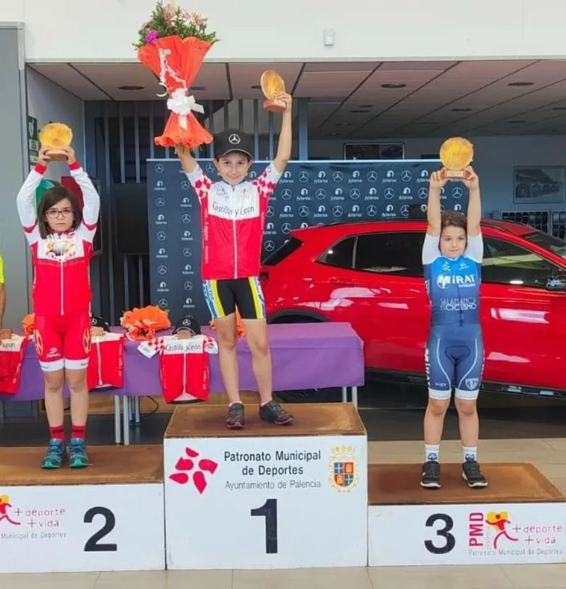 Deportistas de la Escuela Mirat – Salamanca es Ciclismo