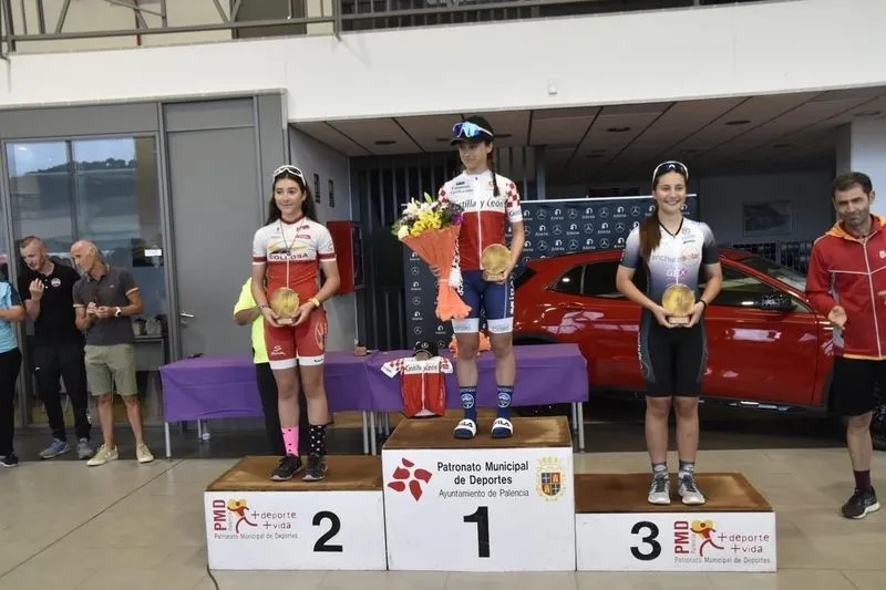Deportistas de la Escuela Mirat – Salamanca es Ciclismo