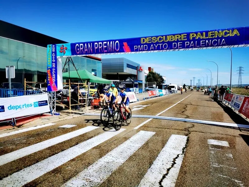 Deportistas de la Escuela Mirat – Salamanca es Ciclismo