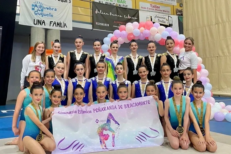 Las integrantes de la Escuela municipal de Gimnasia Rítmica han conseguido numerosas medallas en Guijuelo 