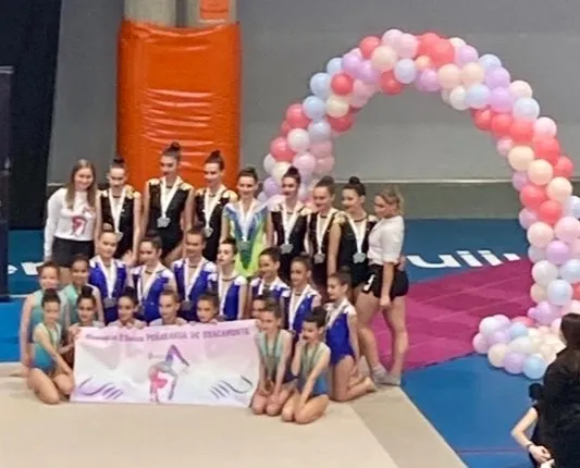 Las integrantes de la Escuela municipal de Gimnasia Rítmica han conseguido numerosas medallas en Guijuelo 
