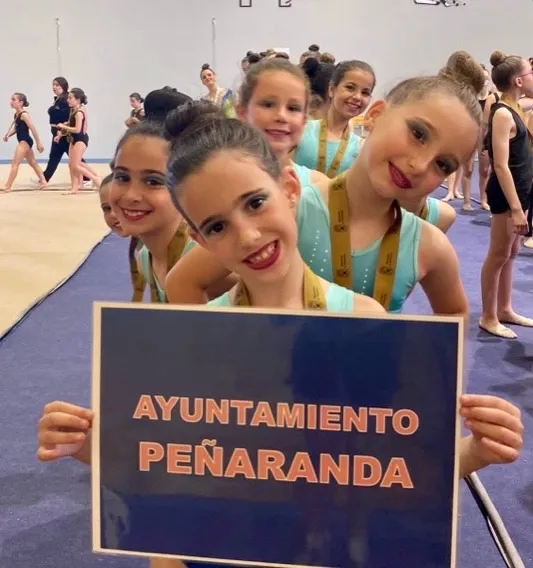 Las integrantes de la Escuela municipal de Gimnasia Rítmica han conseguido numerosas medallas en Guijuelo 