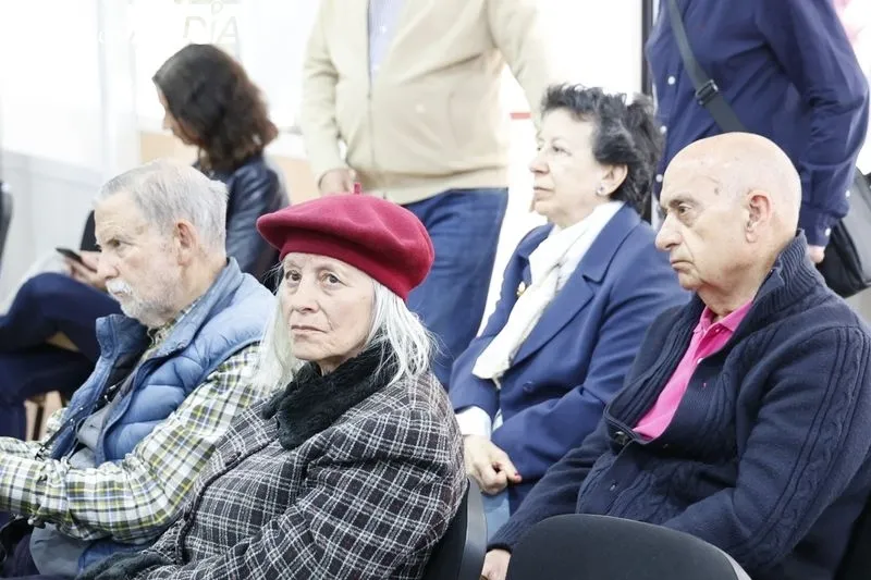 Presentación en la Feria del Libro de 'Entre los castaños', tercera novela de Tomás García Merino. Foto de David Sañudo