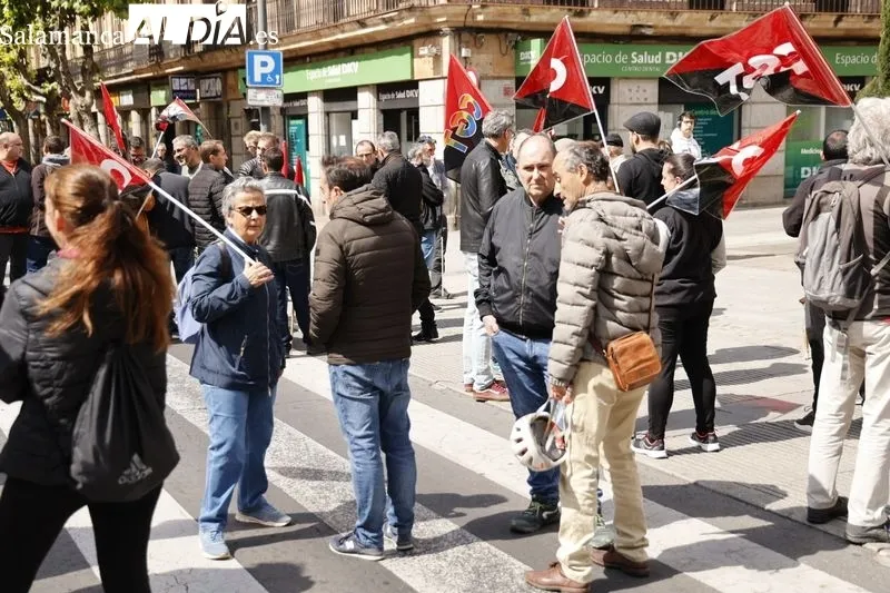 Concentración de conductores profesionales en la Gran Vía de Salamanca. Foto de David Sañudo