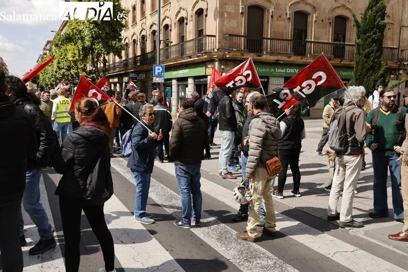 Concentración de conductores profesionales en la Gran Vía de Salamanca. Foto de David Sañudo