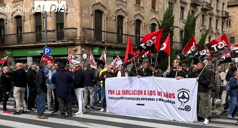 Concentración de conductores profesionales en Salamanca en la Gran Vía