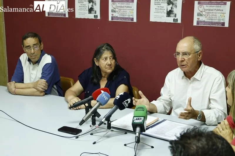 La Plataforma de Salamanca para la Defensa de la Sanidad Pública informaba sobre la Marea Blanca prevista para el día 7 de mayo. Foto de David Sañudo
