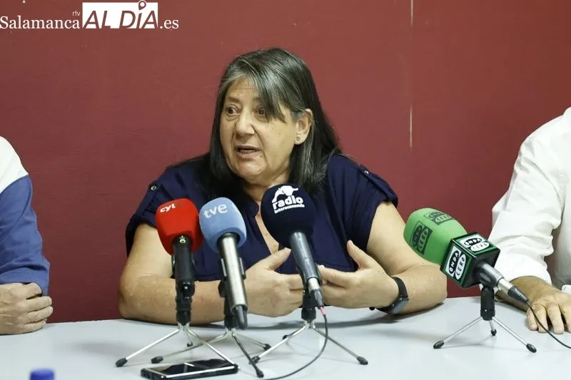La Plataforma de Salamanca para la Defensa de la Sanidad Pública informaba sobre la Marea Blanca prevista para el día 7 de mayo. Foto de David Sañudo