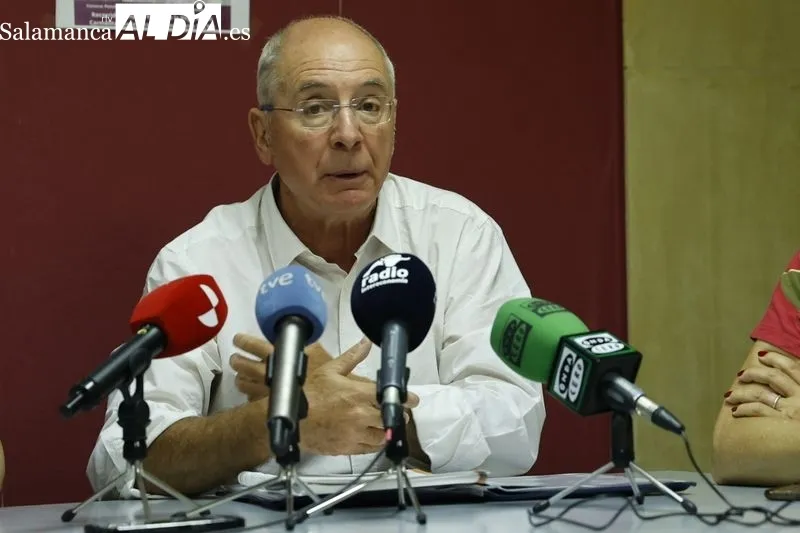 La Plataforma de Salamanca para la Defensa de la Sanidad Pública informaba sobre la Marea Blanca prevista para el día 7 de mayo. Foto de David Sañudo