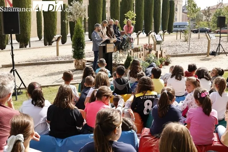 Inauguración del Jardín de los Objetivos de Desarrollo Sostenible (ODS) en el Centro Comercial El Tormes. Foto de David Sañudo