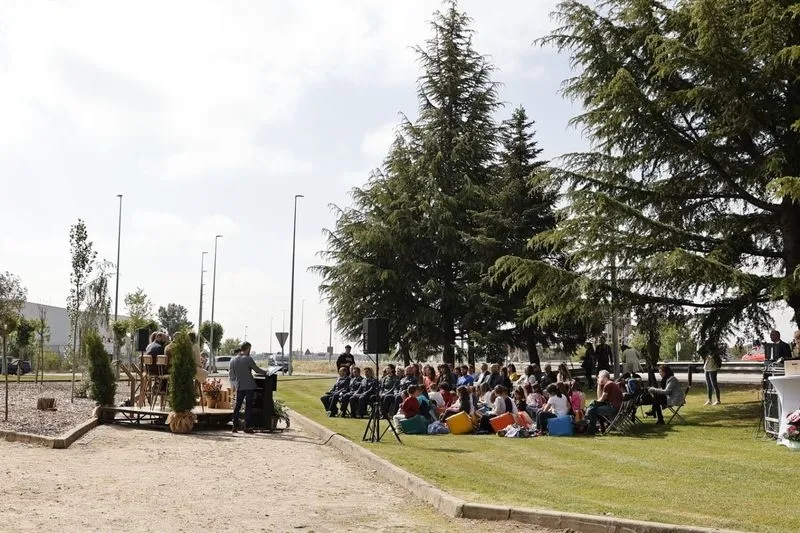 Inauguración del Jardín de los Objetivos de Desarrollo Sostenible (ODS) en el Centro Comercial El Tormes. Foto de David Sañudo