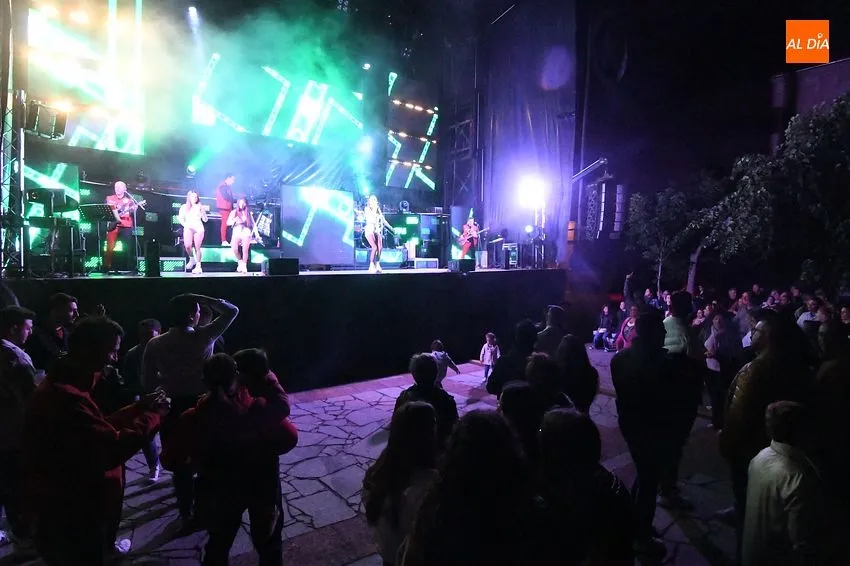 Foto 11 - La Orquesta Kronos sirve el demandado &uacute;ltimo plato de la Feria del Farinato