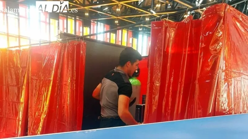 Óscar Ramos y sus profesores en la entrega de premios celebrada en León