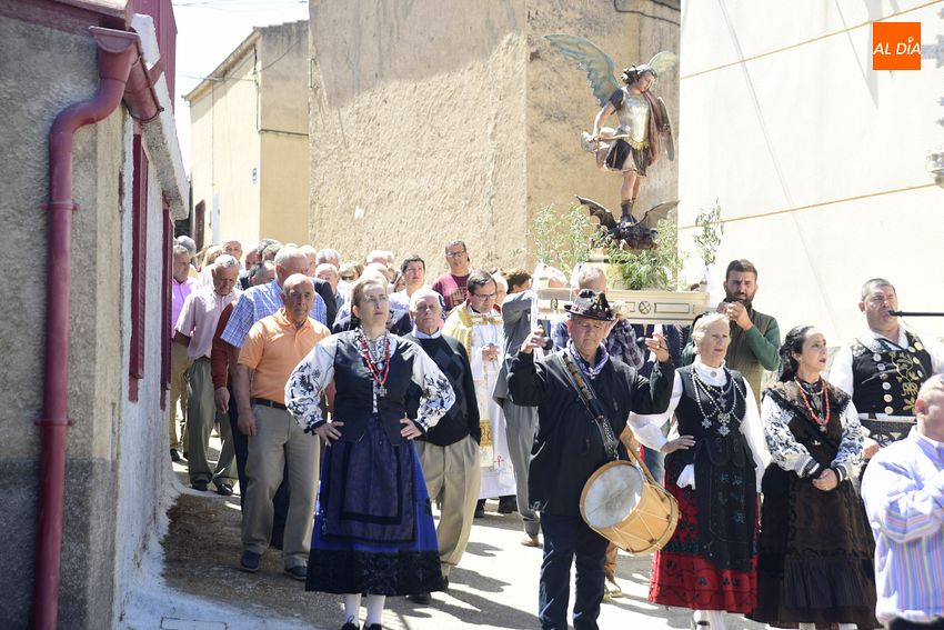 Procesión en honor a San Miguel Arcángel en la Atalaya/ Fotos: Adrián M. Pastor