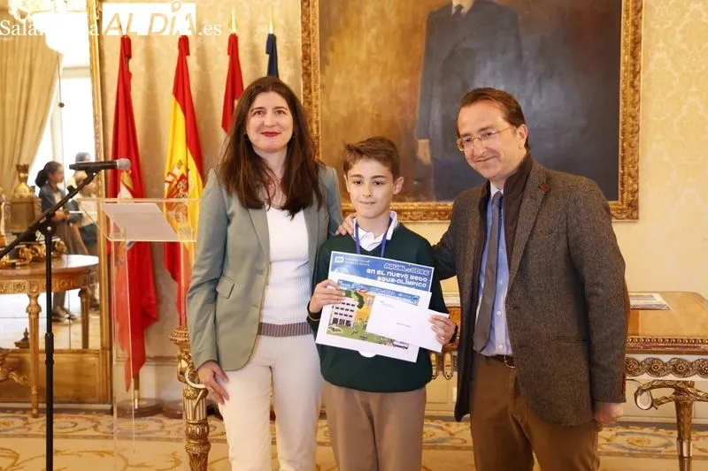 Entrega en el Ayuntamiento de los premios de dibujo de Aqualia. Foto de David Sañudo