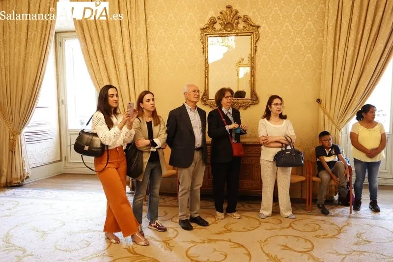 Entrega en el Ayuntamiento de los premios de dibujo de Aqualia. Foto de David Sañudo